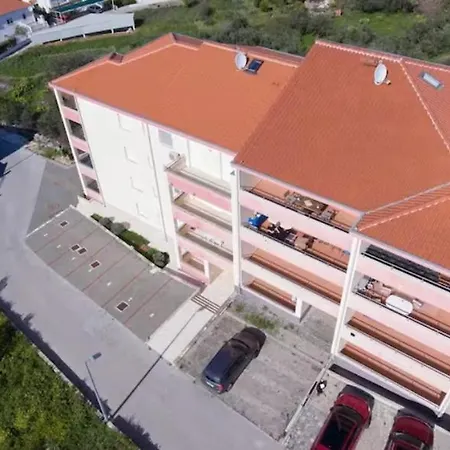 Amazing Apartment**** With Sea View In * טרוגיר