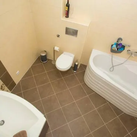 דירה Amazing Apartment**** With Sea View In טרוגיר
